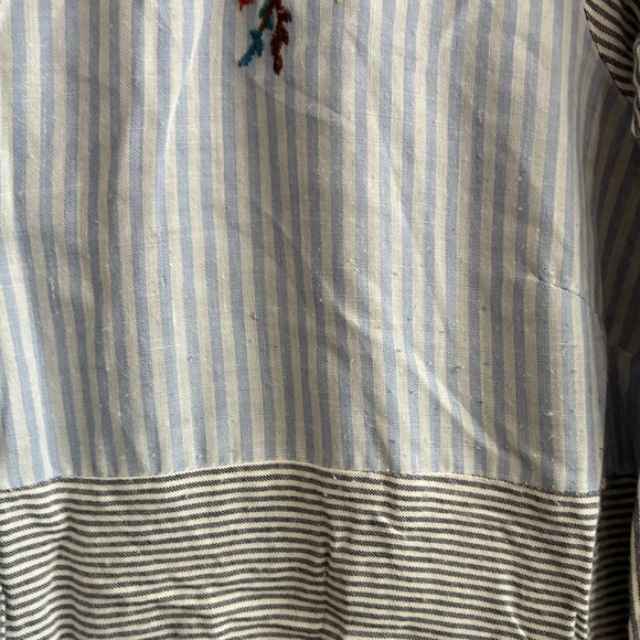 Mystree Blue Striped Floral Embroidered Button Down Shirt M - Picture 12 of 15